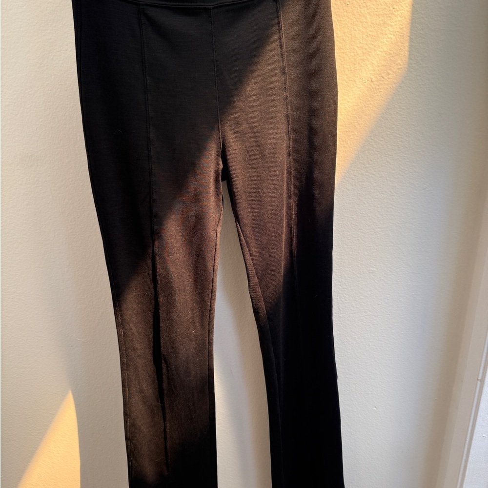 Vuori Black Split Flare Legging - image 4